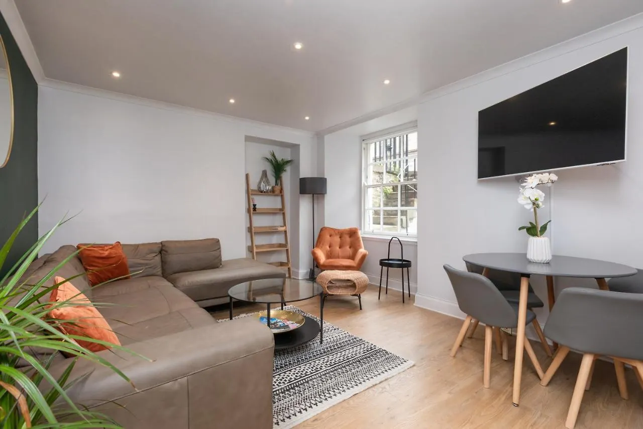 Kontakt z The Edinburgh Meadows Apartment