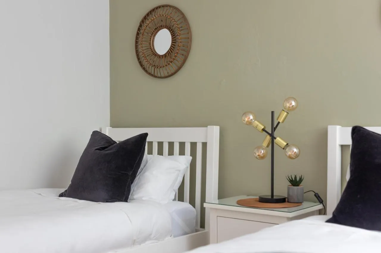 The Edinburgh Meadows Apartment