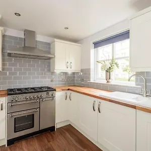 Appartement Cosy Roseburn Apartment, - 2 Bedrooms, Free Parking, Édimbourg