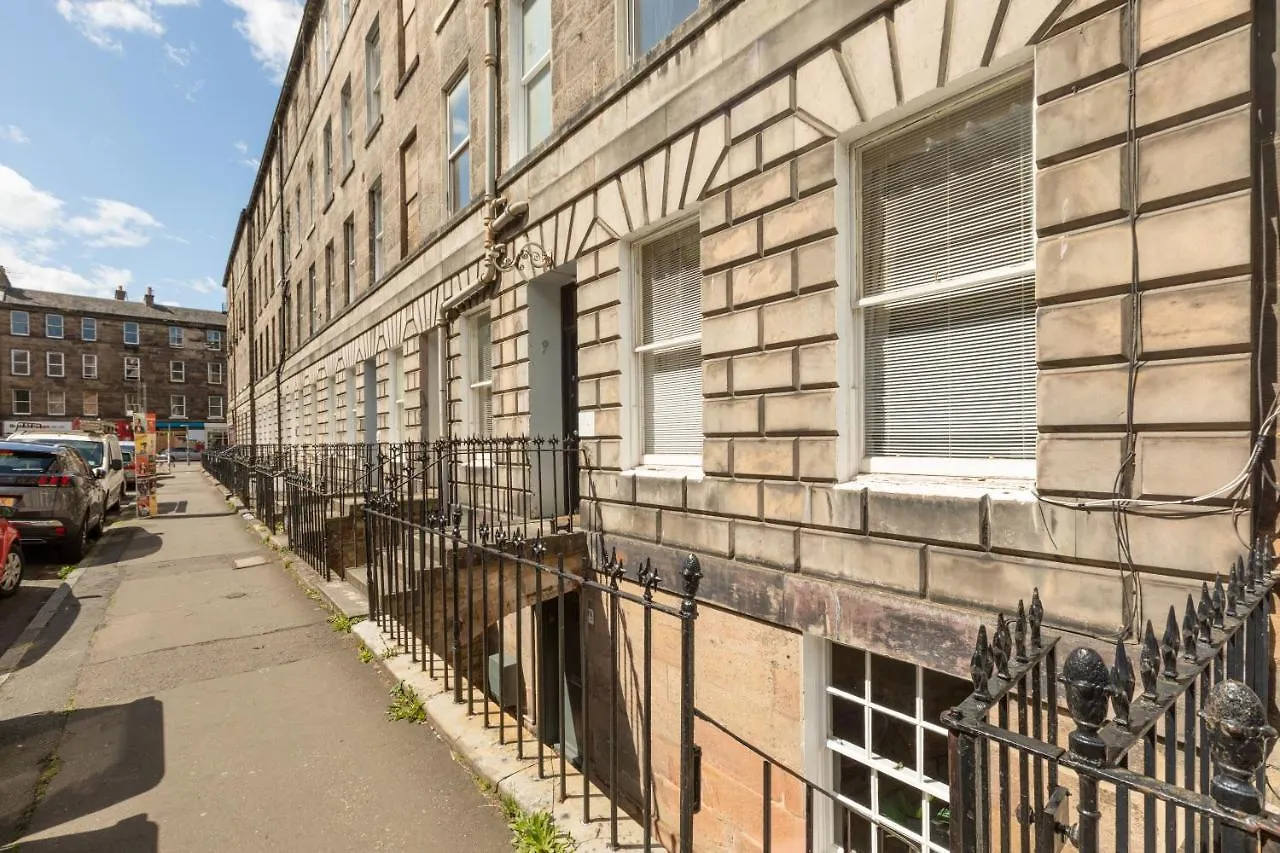 The Edinburgh Meadows Apartment