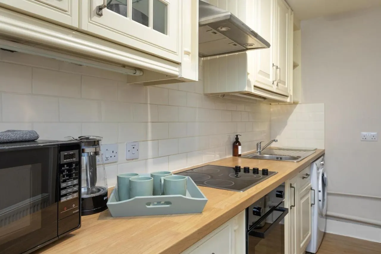 The Edinburgh Meadows Apartment