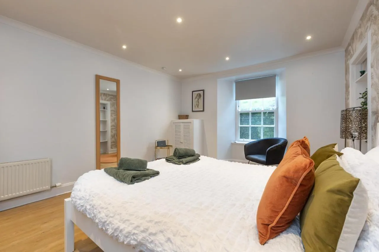 The Edinburgh Meadows Apartment